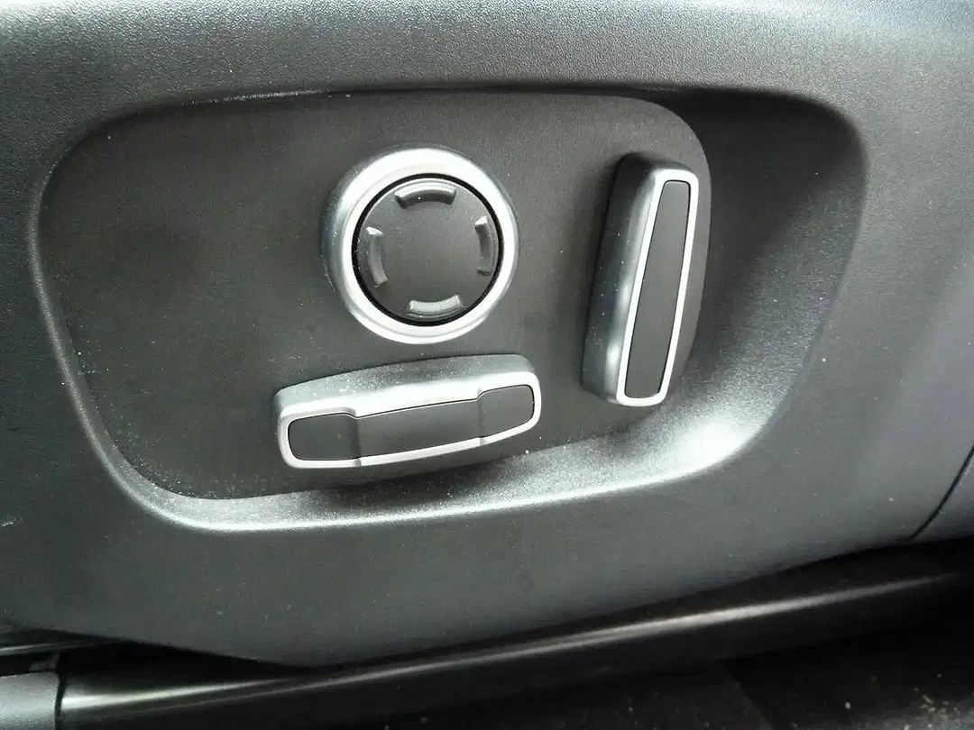 Land Rover Discovery - Thumbnail 12