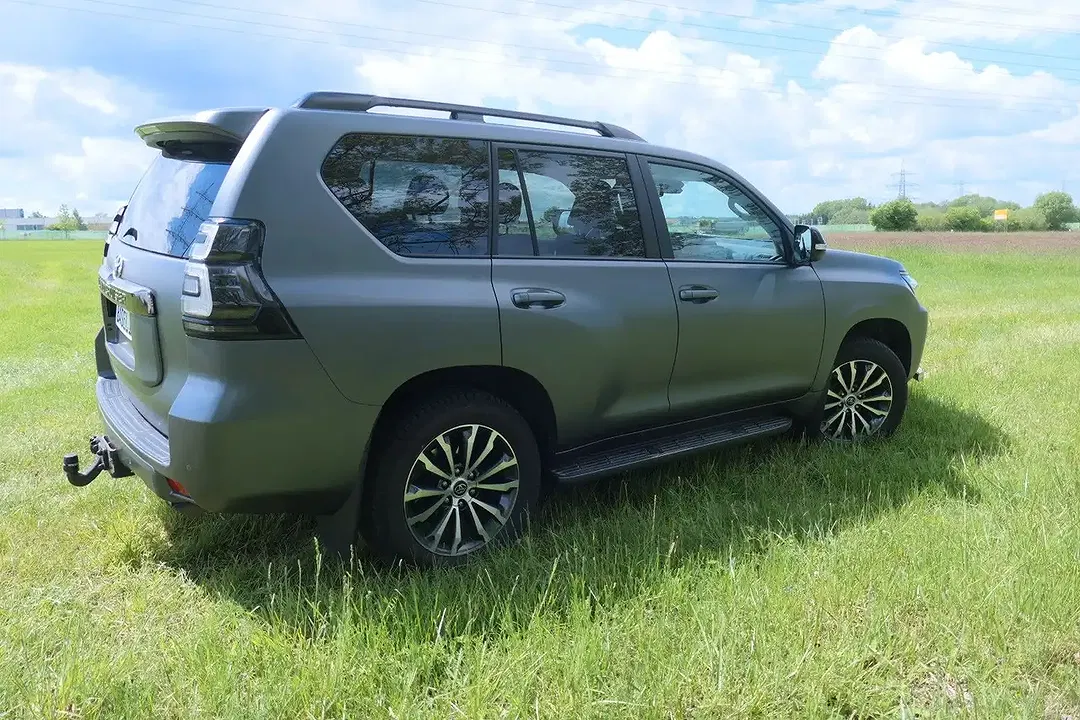 Toyota Land Cruiser - Thumbnail 6