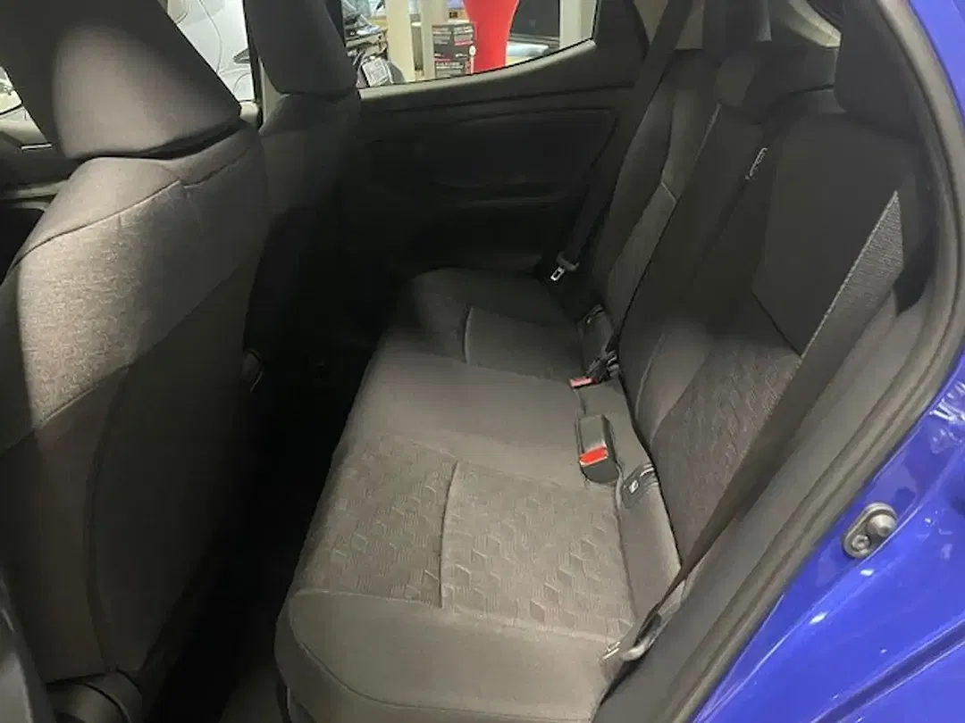 Toyota Yaris - Thumbnail 11