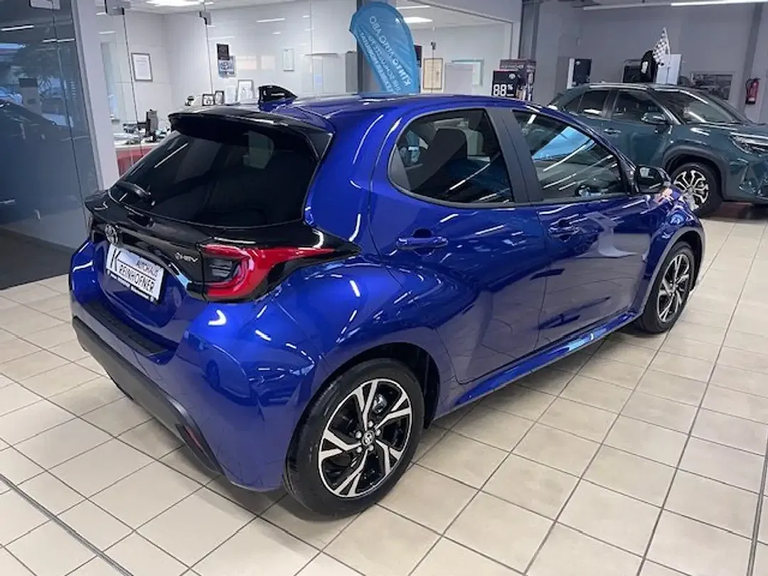 Toyota Yaris - Thumbnail 6