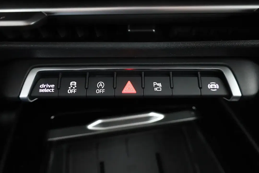 Audi Q3 - Thumbnail 11