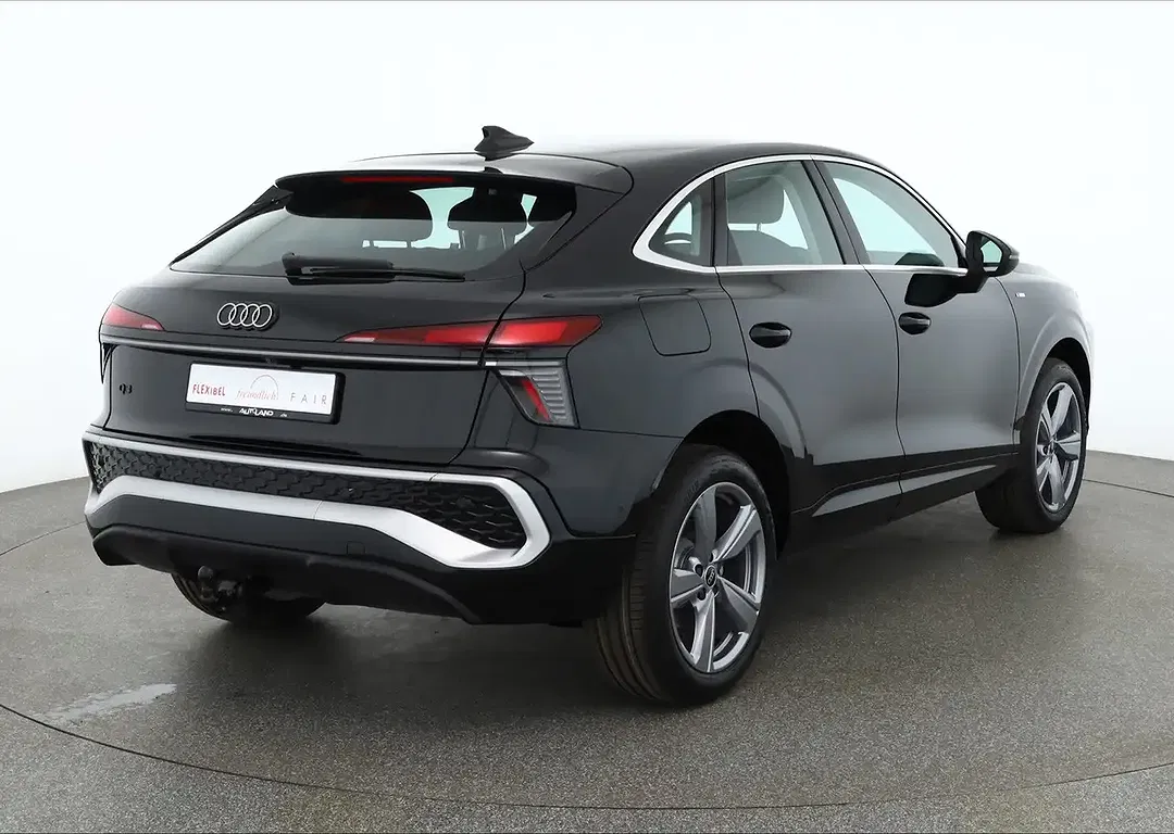 Audi Q3 - Thumbnail 4