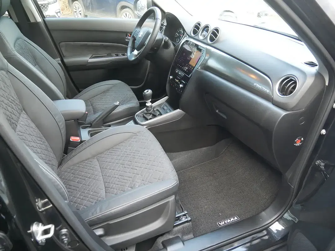 Suzuki Vitara - Thumbnail 8