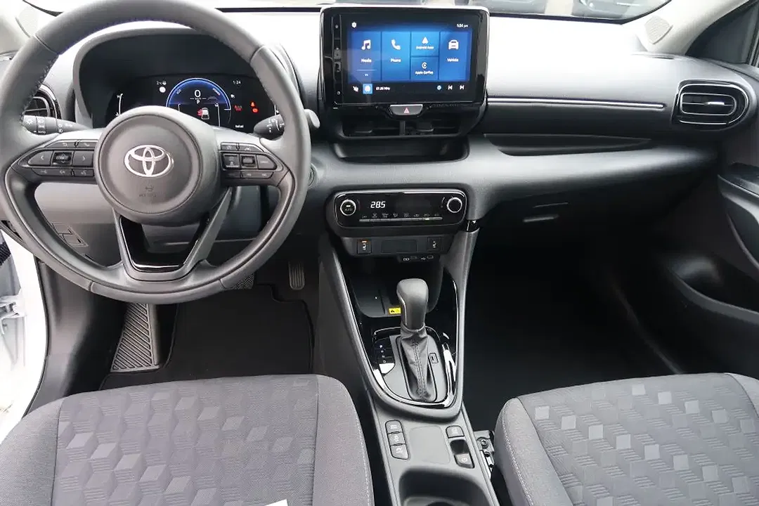 Toyota Yaris - Thumbnail 11