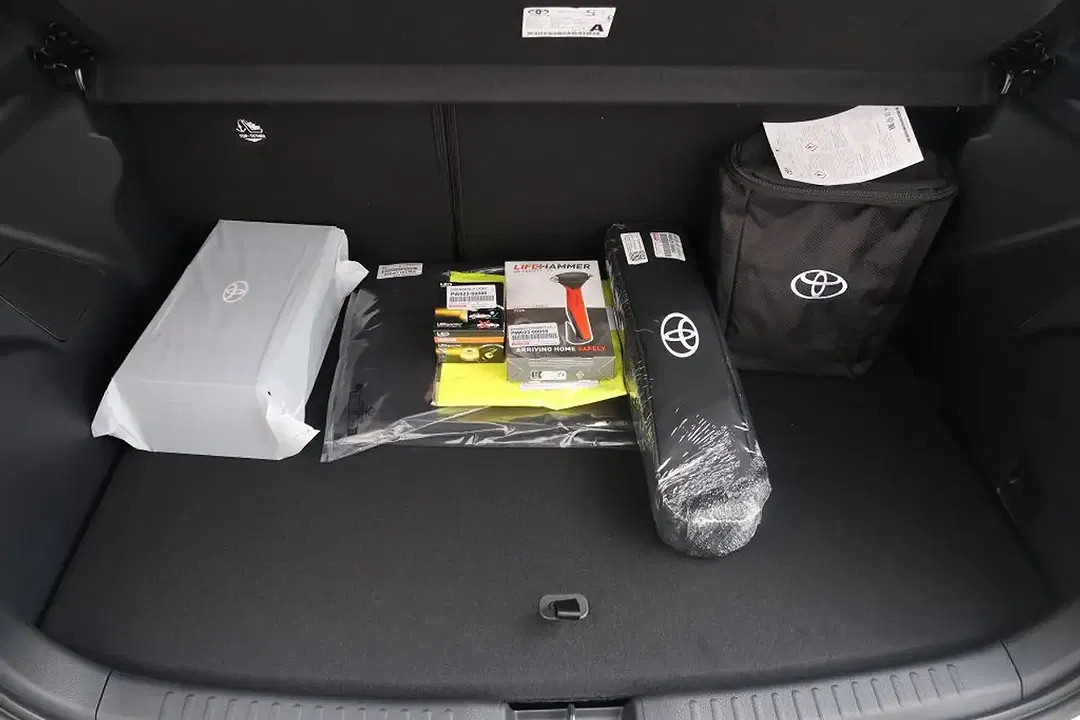 Toyota Yaris - Thumbnail 13