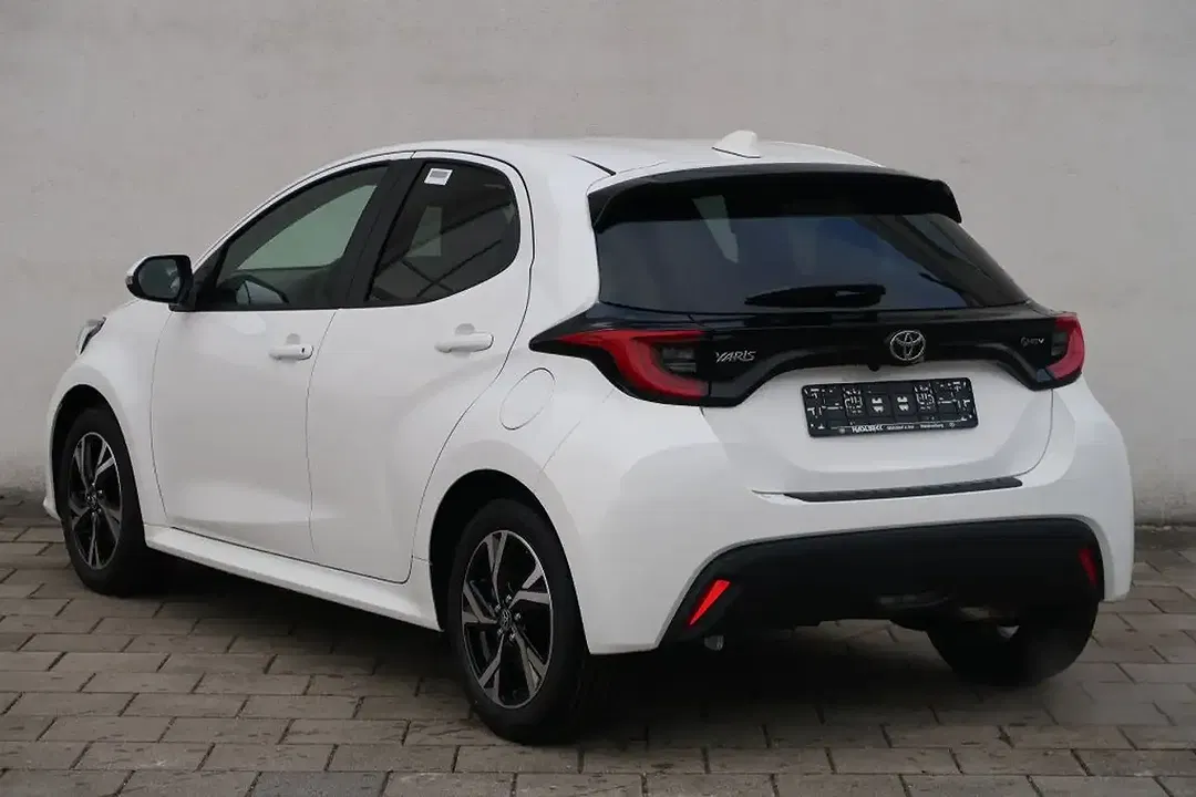 Toyota Yaris - Thumbnail 3