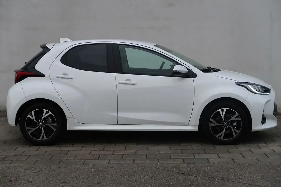 Toyota Yaris - Thumbnail 7