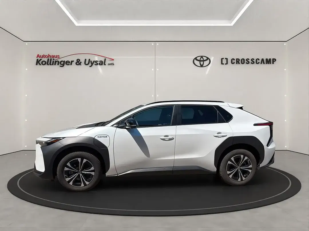 Toyota bZ4X - Thumbnail 4