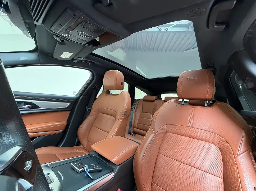 Jaguar XF - Thumbnail 14
