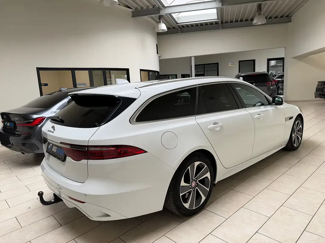 Jaguar XF - Thumbnail 4