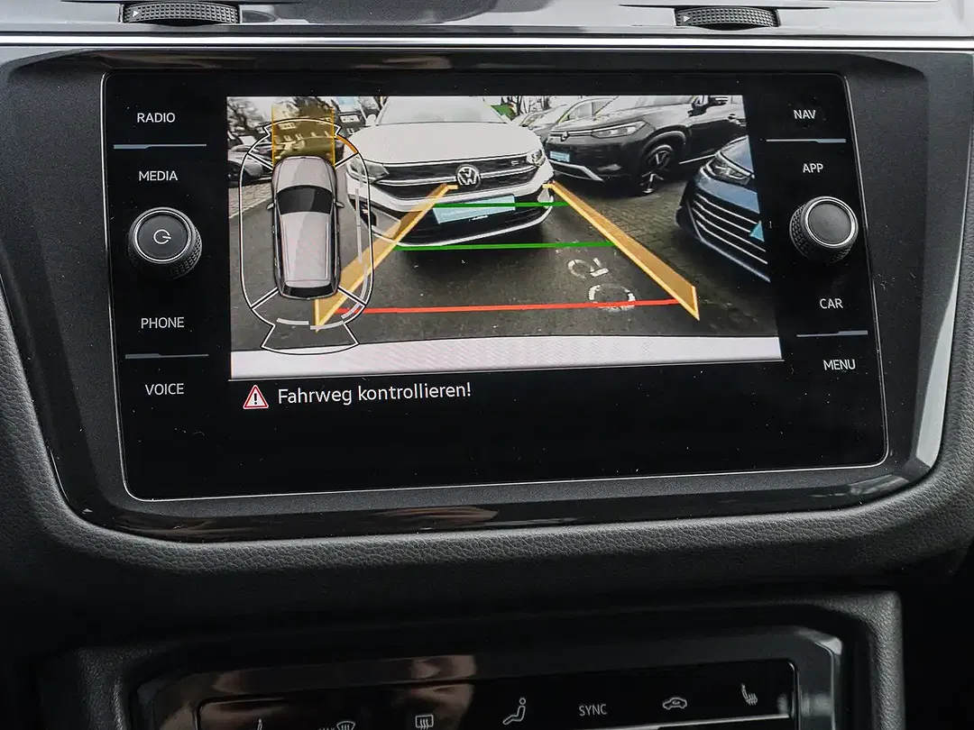 Volkswagen Tiguan - Thumbnail 13
