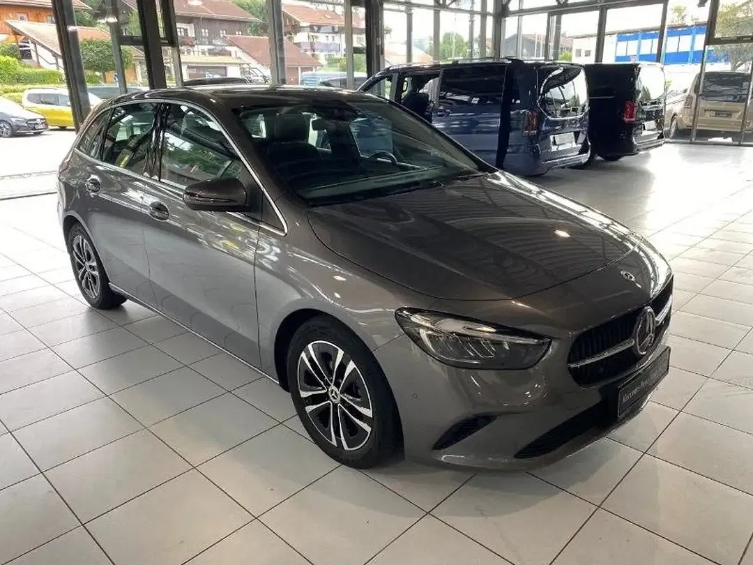 Mercedes-Benz B 180 - Thumbnail 2