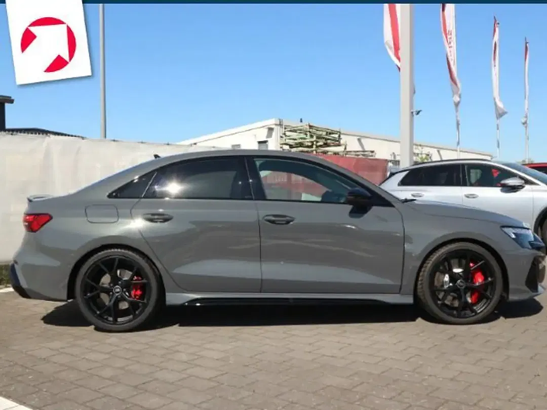 Audi RS3 - Thumbnail 2