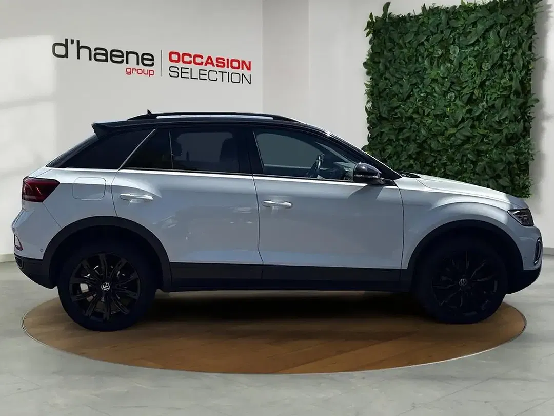 Volkswagen T-Roc - Thumbnail 11