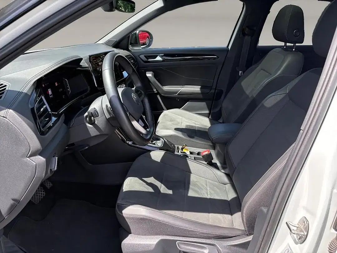 Volkswagen T-Roc - Thumbnail 13