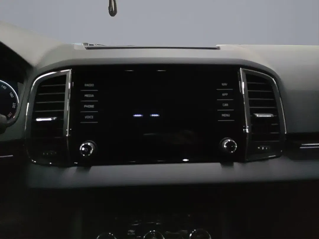 Skoda Karoq - Thumbnail 11