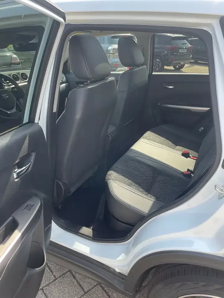 Suzuki Vitara - Thumbnail 4