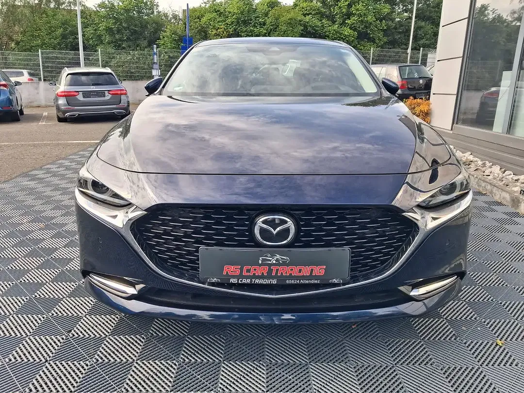 Mazda 3 - Thumbnail 2