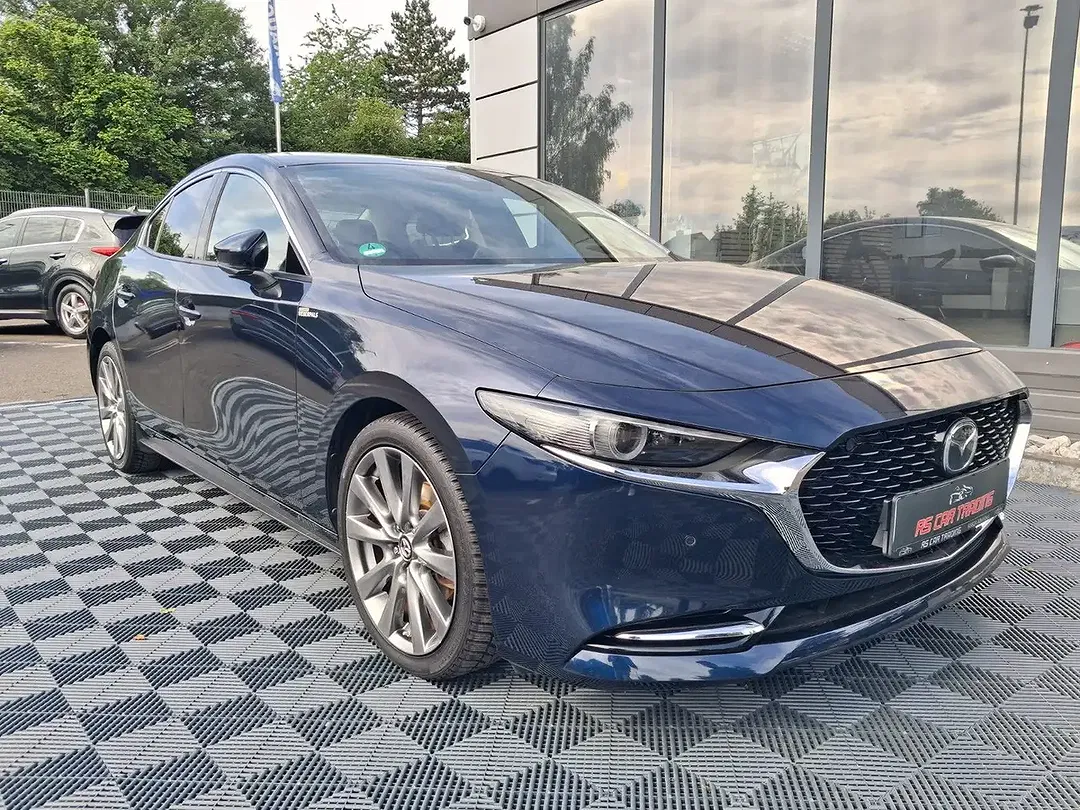 Mazda 3 - Thumbnail 3