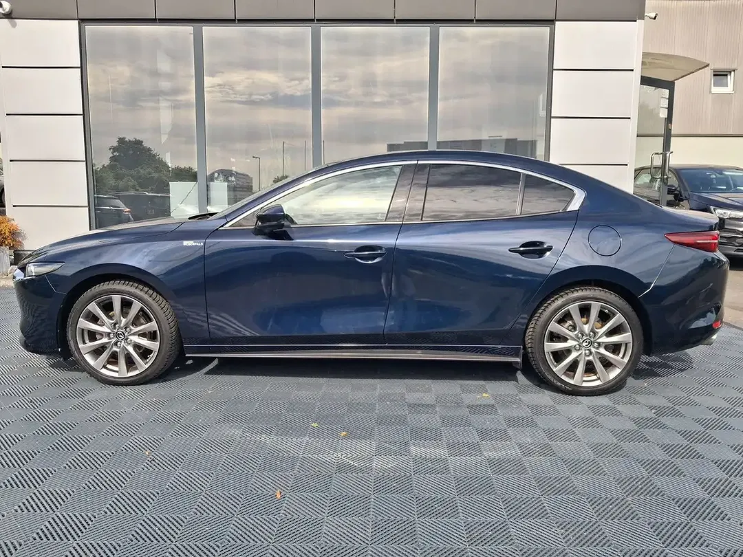 Mazda 3 - Thumbnail 8
