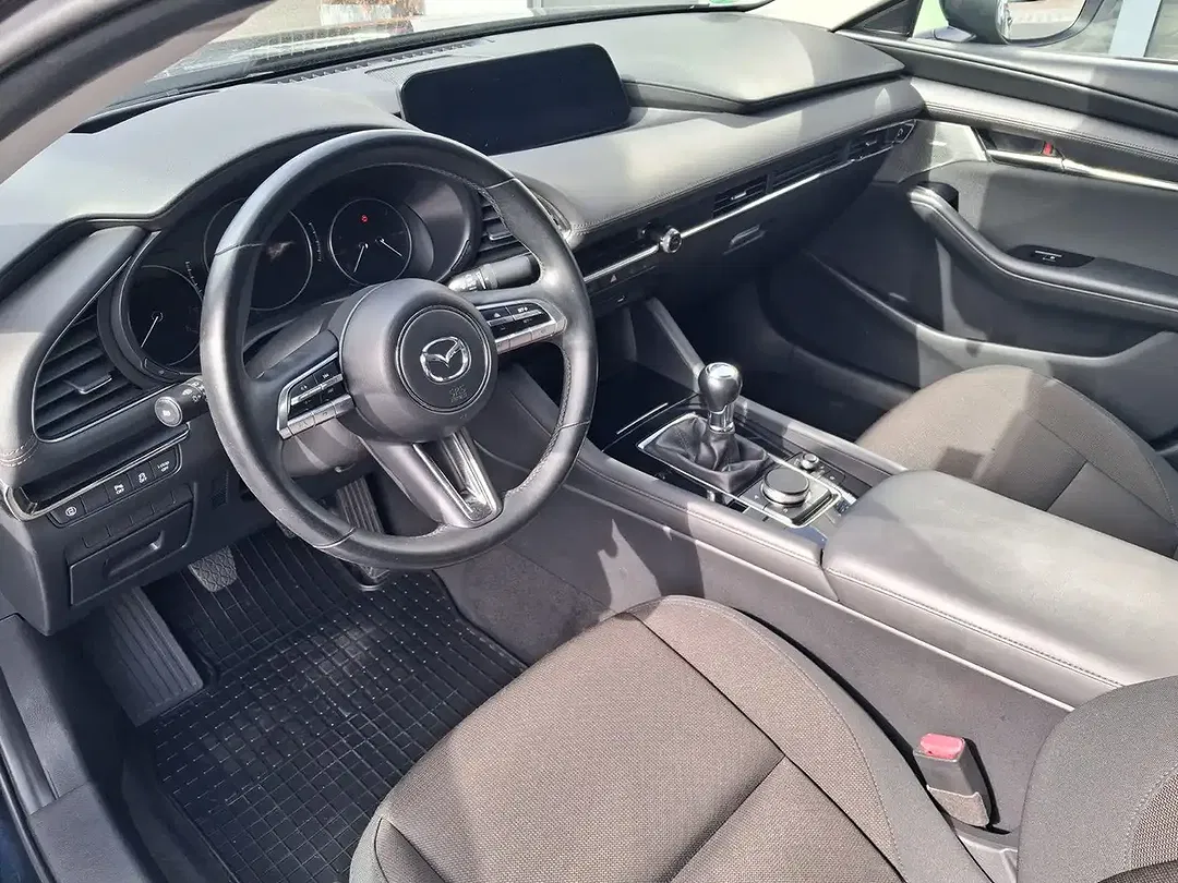 Mazda 3 - Thumbnail 9