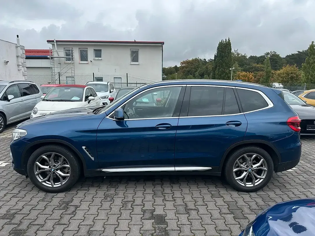 BMW X3 - Thumbnail 2