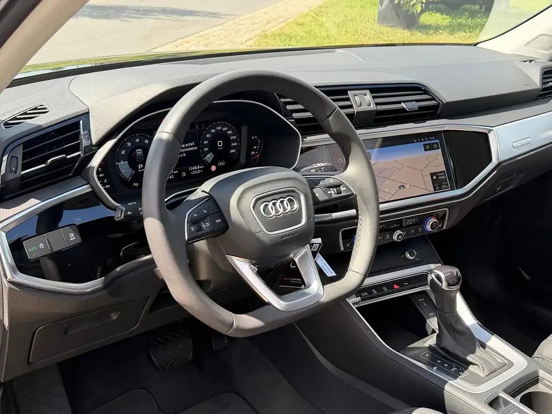 Audi Q3 - Thumbnail 8