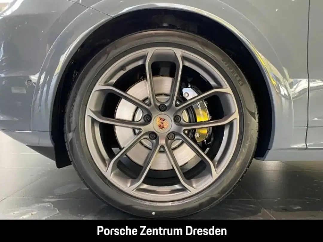 Porsche Cayenne - Thumbnail 12