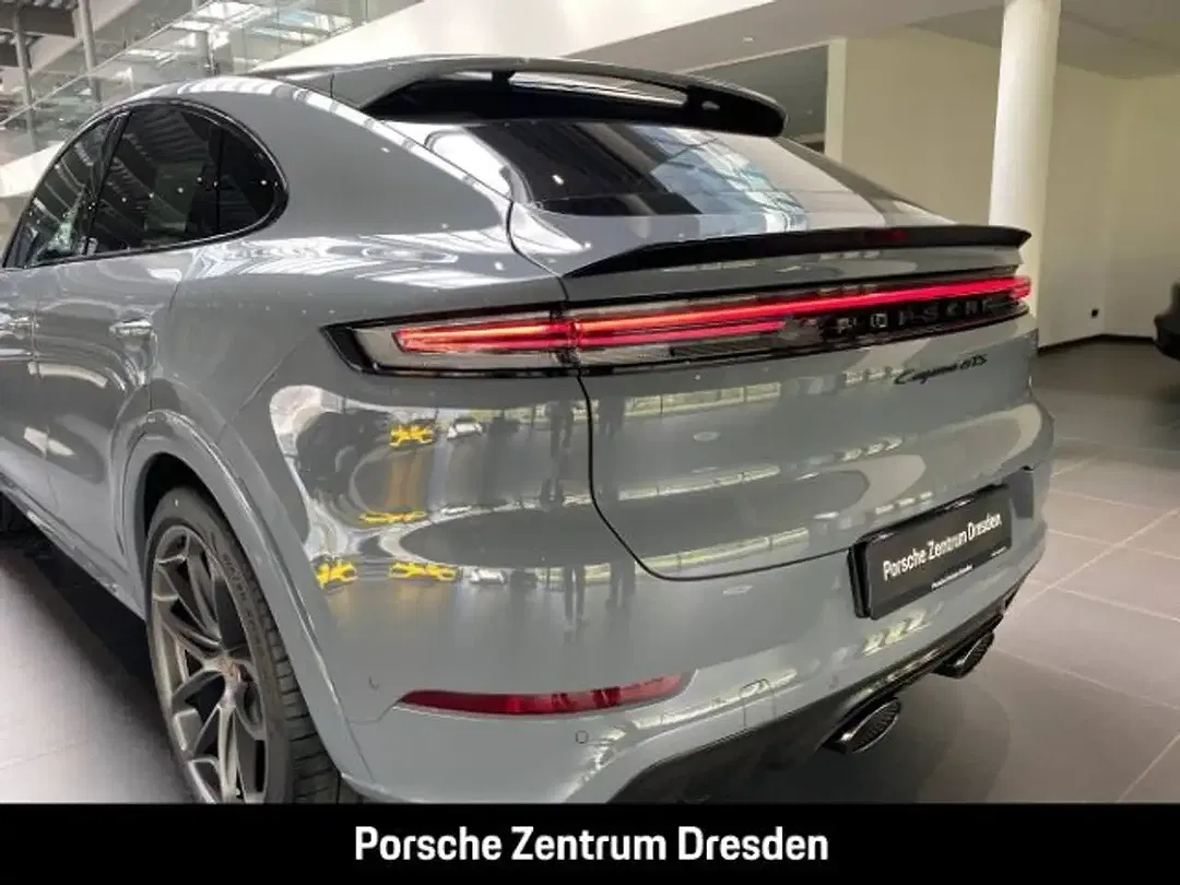 Porsche Cayenne - Thumbnail 14