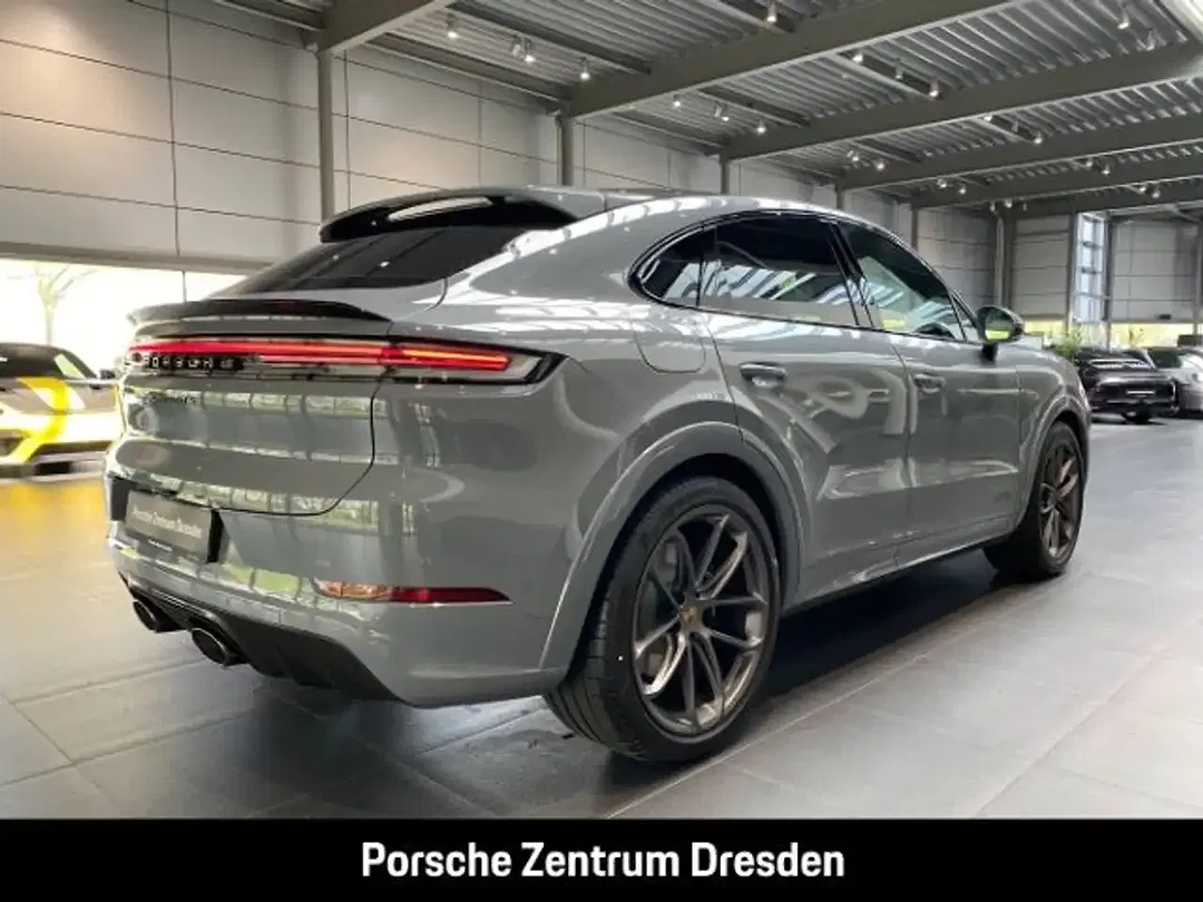 Porsche Cayenne - Thumbnail 8