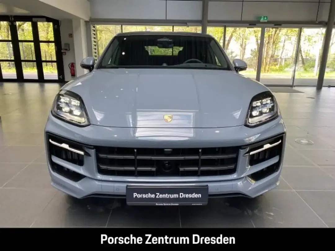 Porsche Cayenne - Thumbnail 9