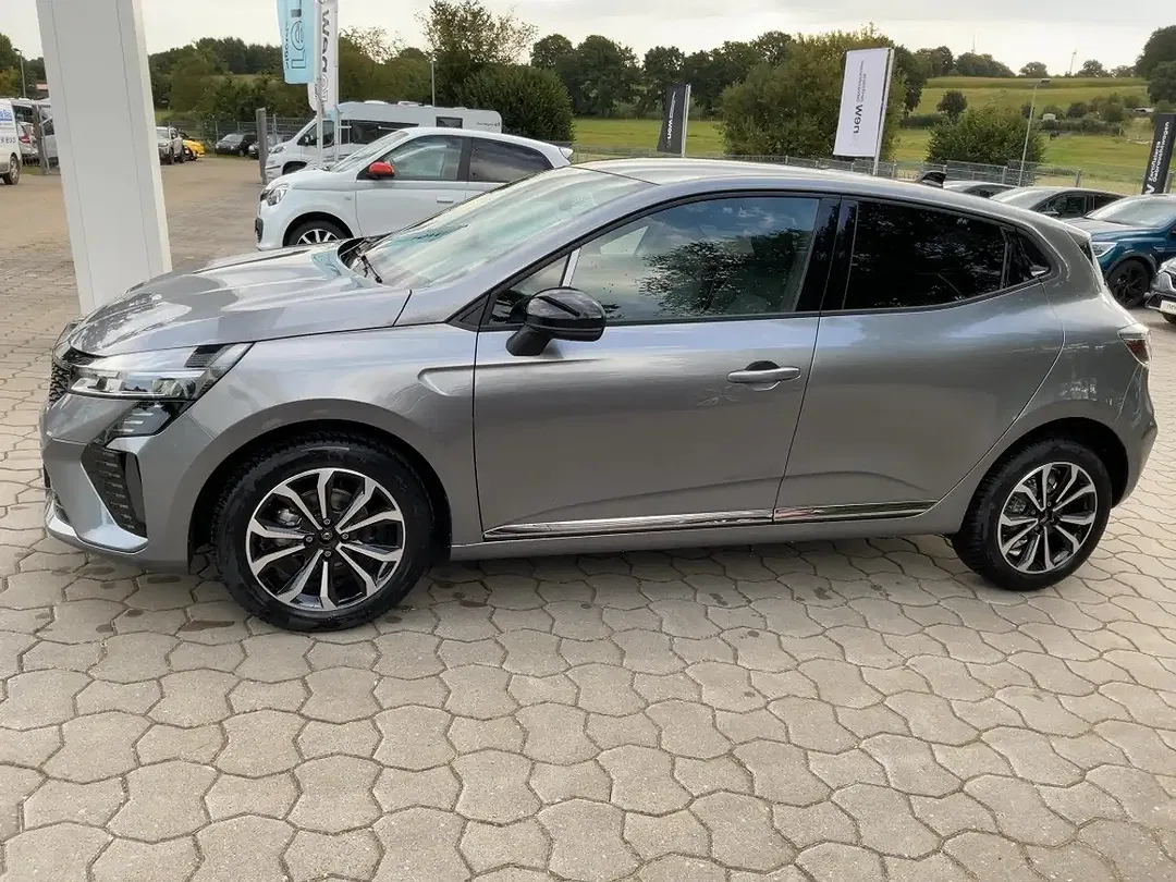 Renault Clio - Thumbnail 2