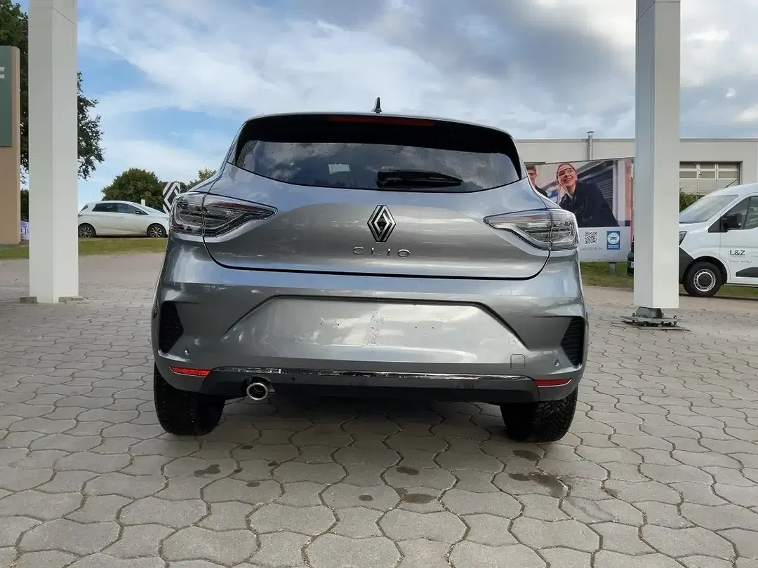 Renault Clio - Thumbnail 3