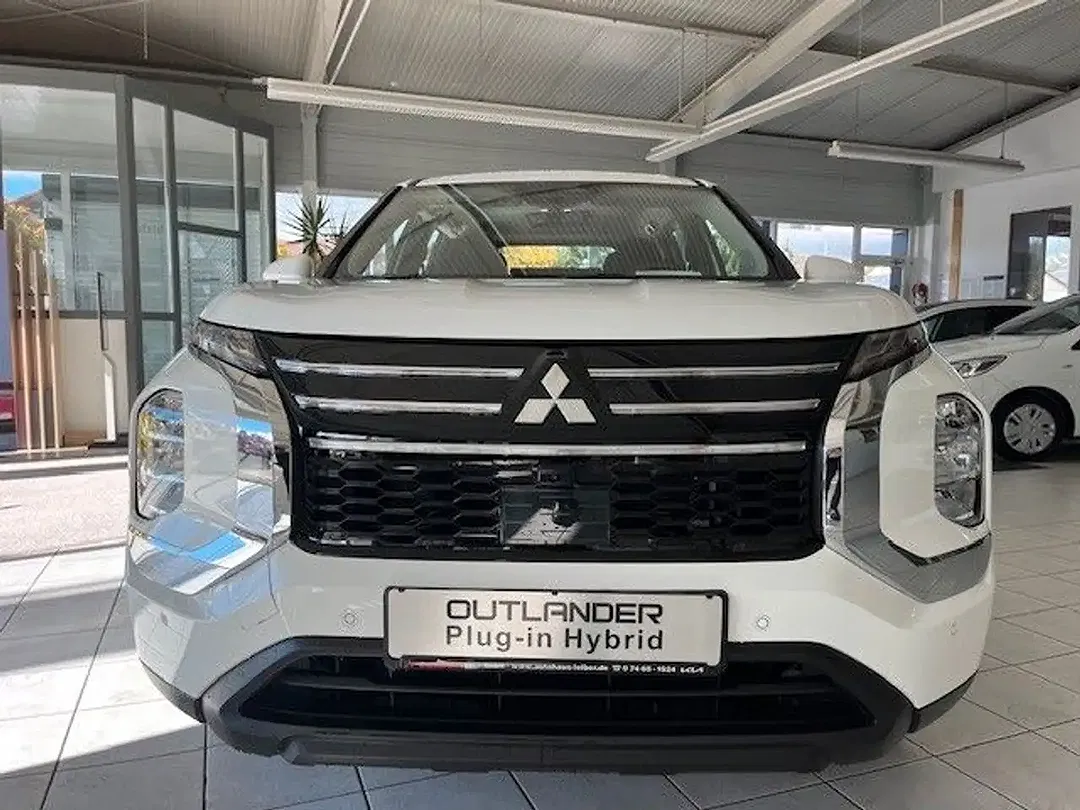 Mitsubishi Outlander - Thumbnail 13