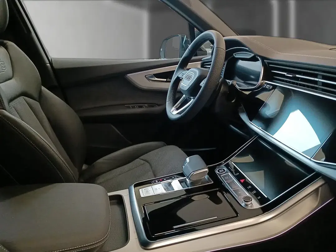 Audi Q7 - Thumbnail 13