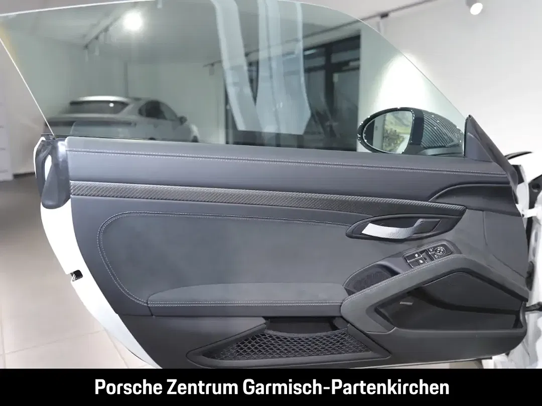 Porsche 718 Spyder - Thumbnail 14