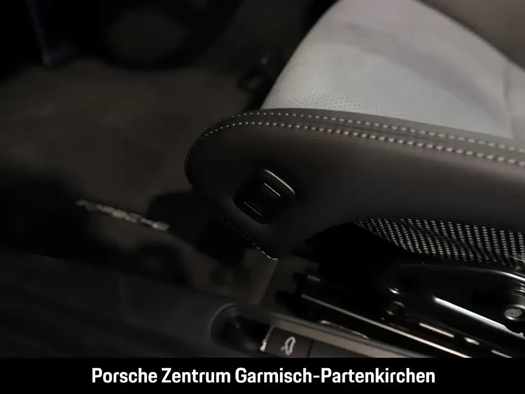 Porsche 718 Spyder - Thumbnail 15