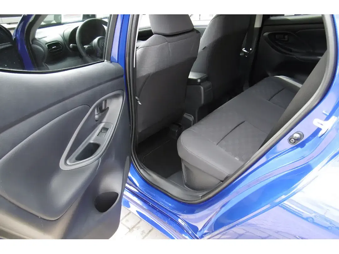 Toyota Yaris - Thumbnail 13