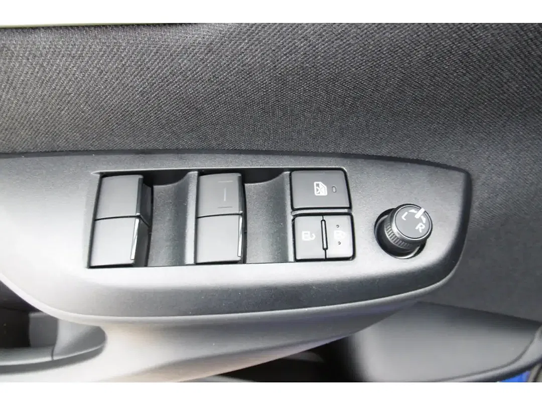 Toyota Yaris - Thumbnail 9