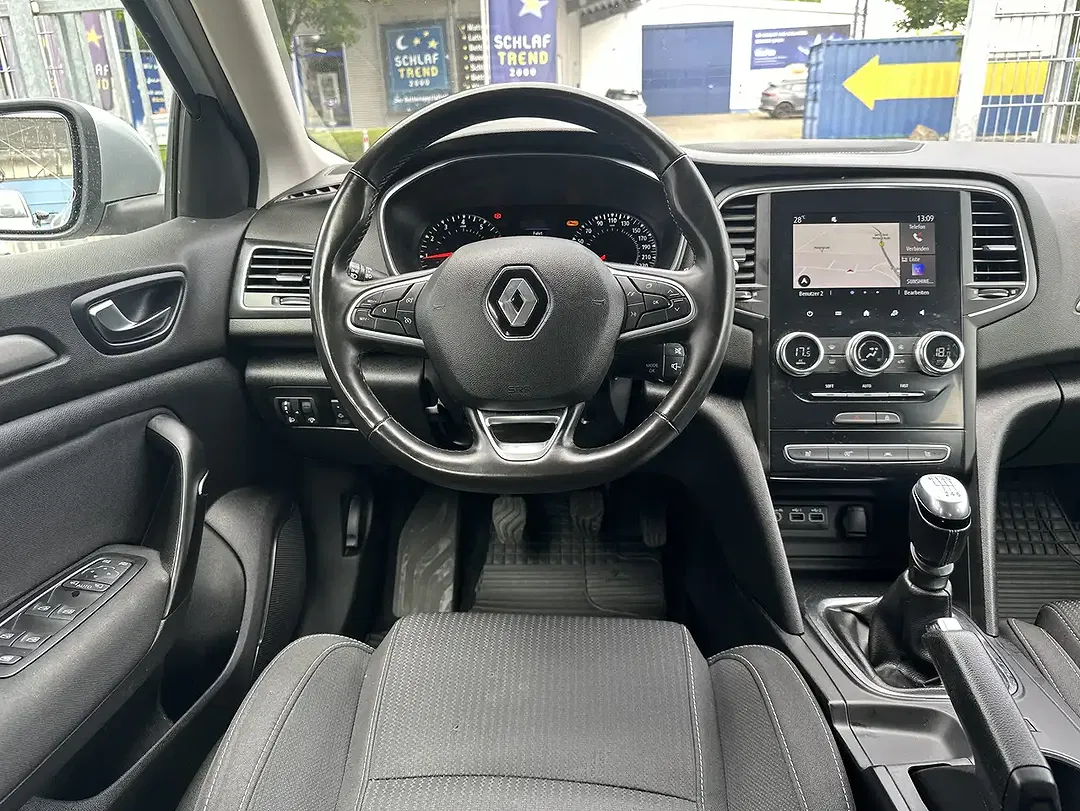 Renault Megane - Thumbnail 10