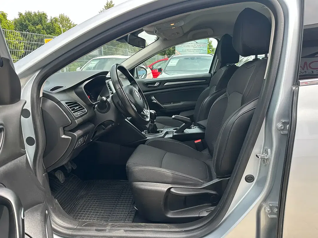 Renault Megane - Thumbnail 12