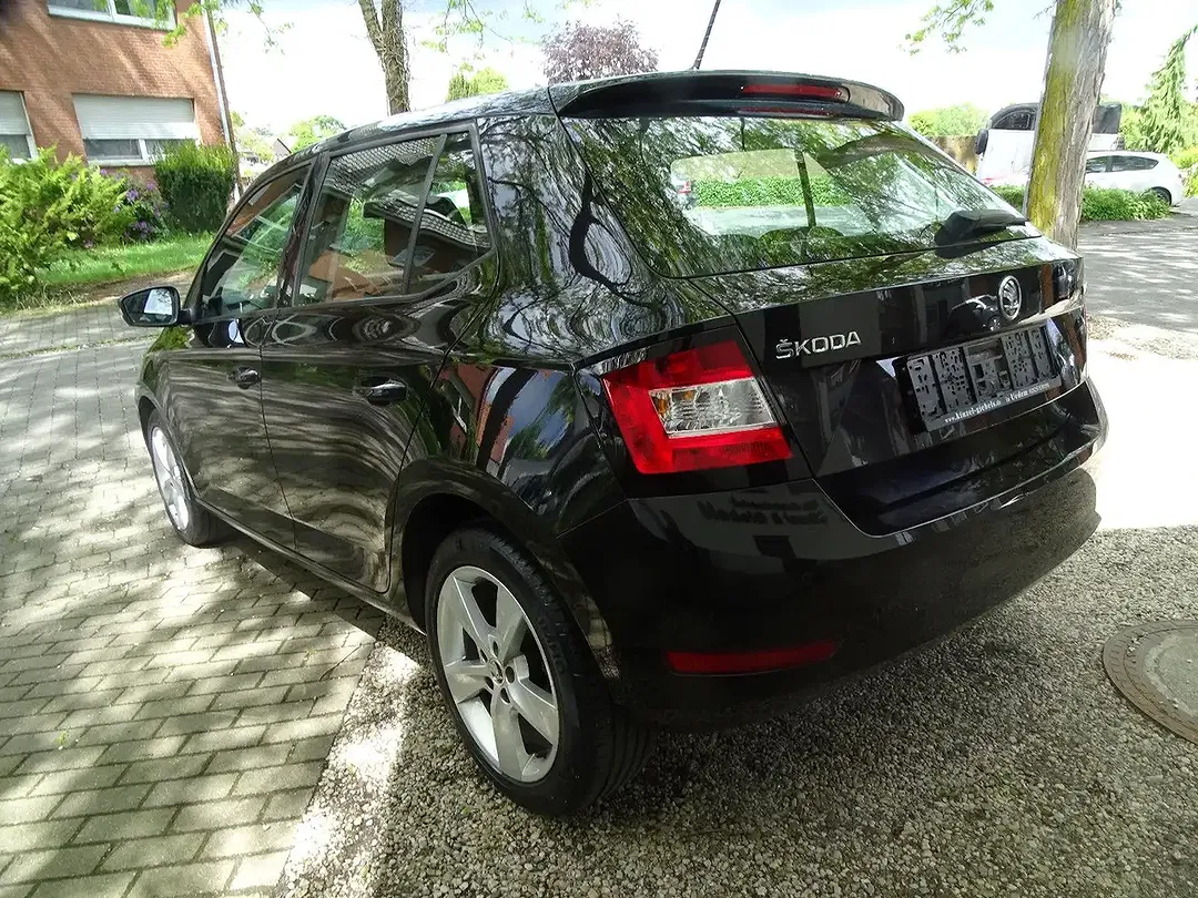 Skoda Fabia - Thumbnail 5
