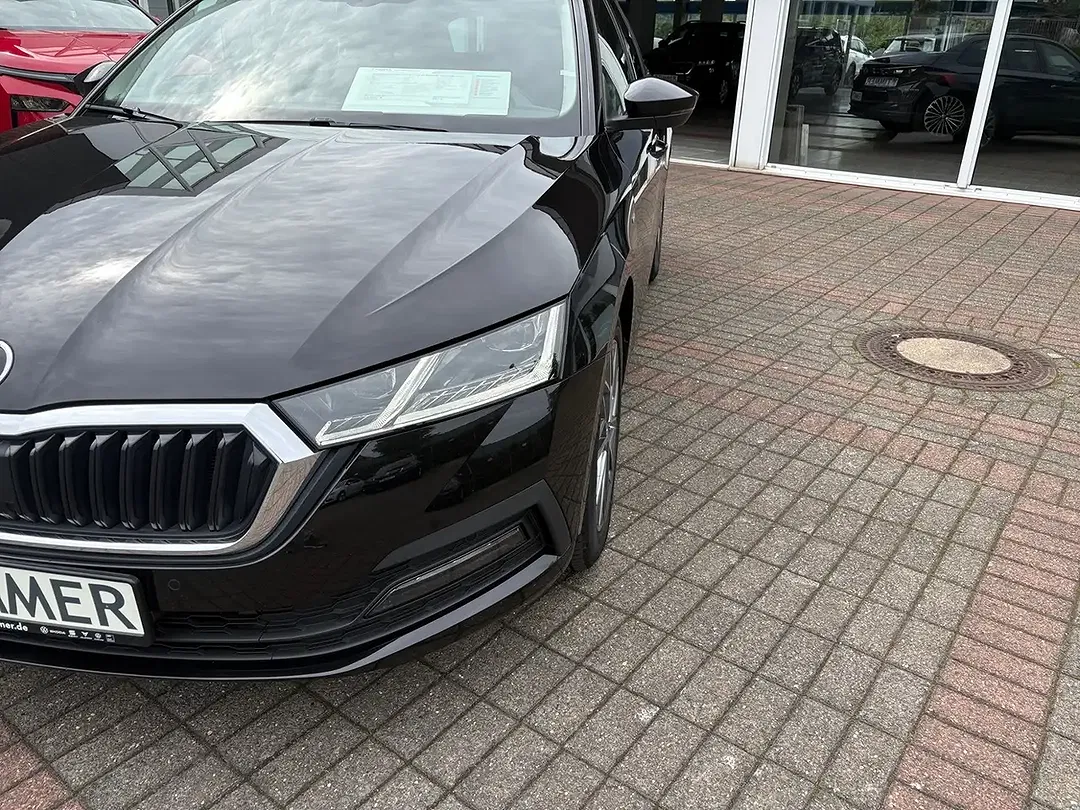 Skoda Octavia - Thumbnail 5