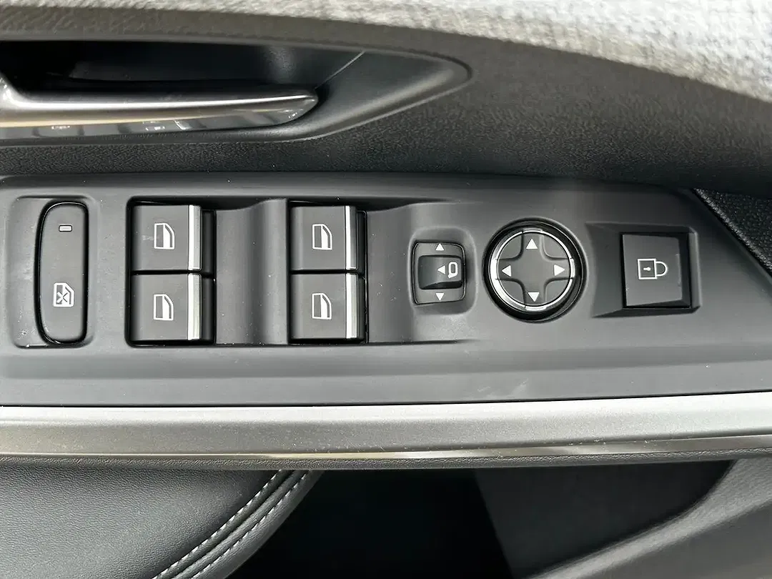 Peugeot 5008 - Thumbnail 17