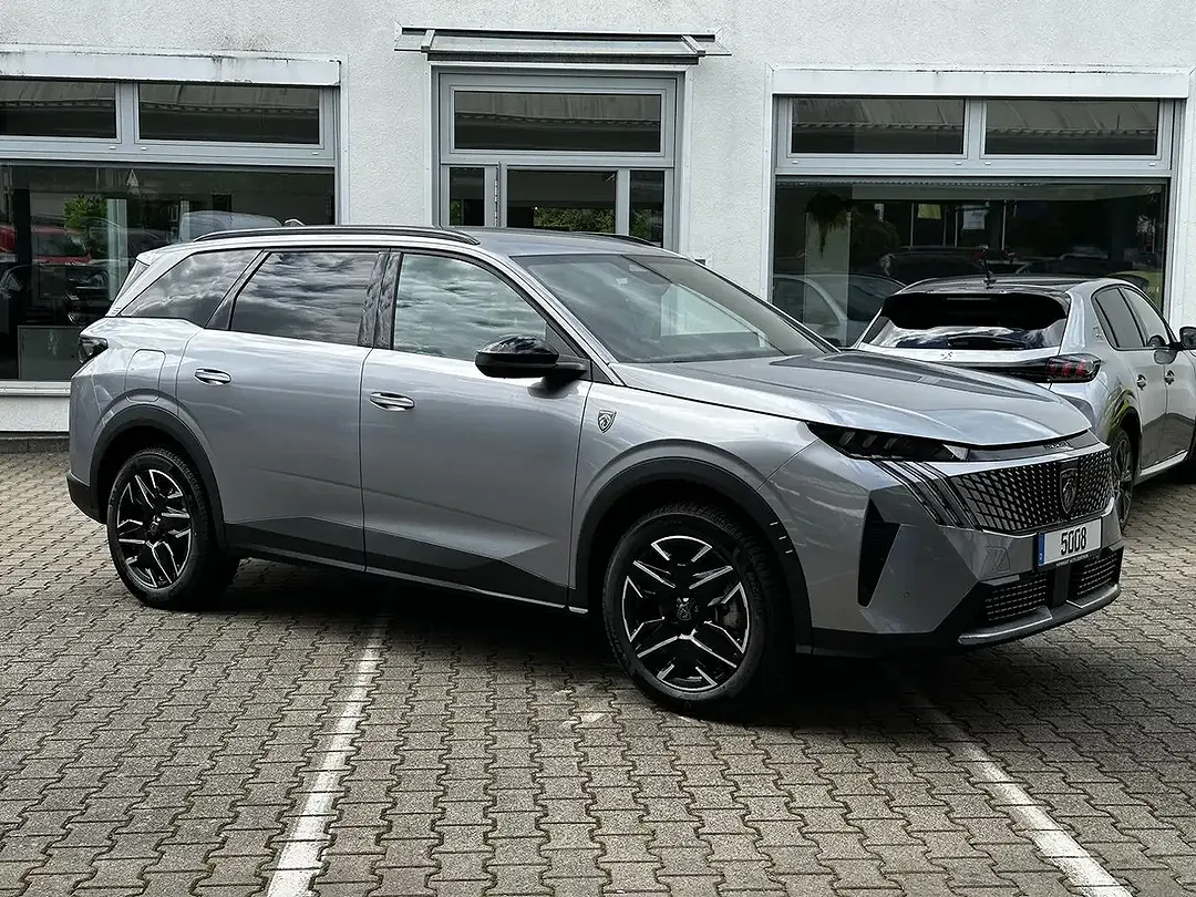 Peugeot 5008 - Thumbnail 3