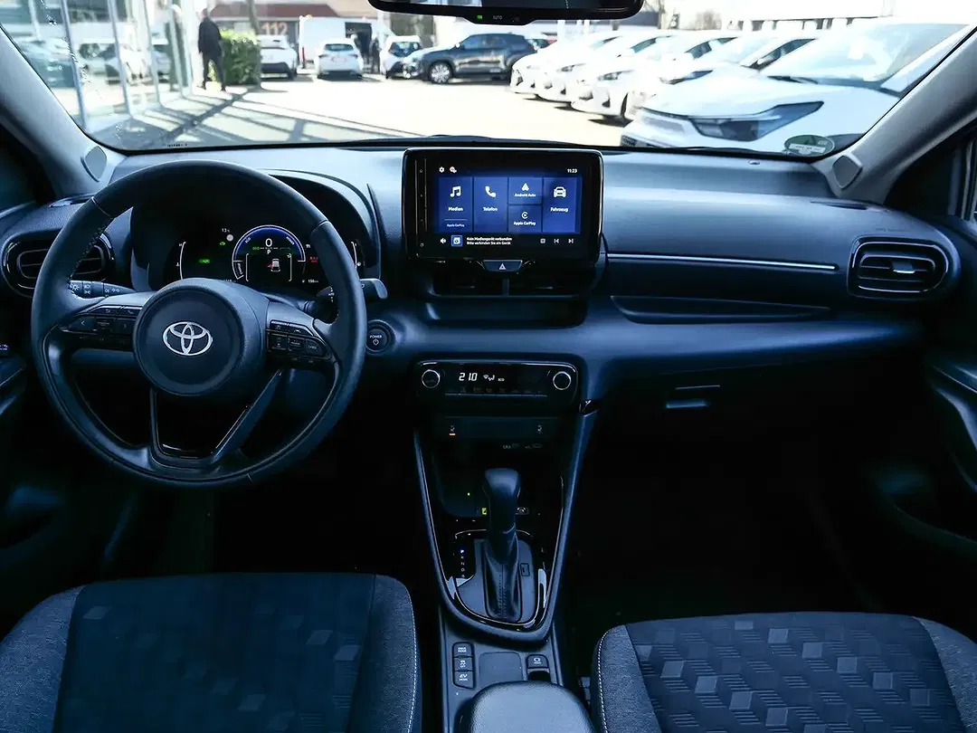 Toyota Yaris - Thumbnail 10
