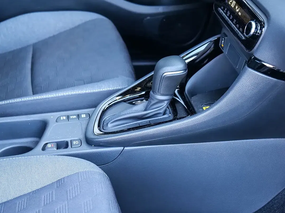 Toyota Yaris - Thumbnail 15