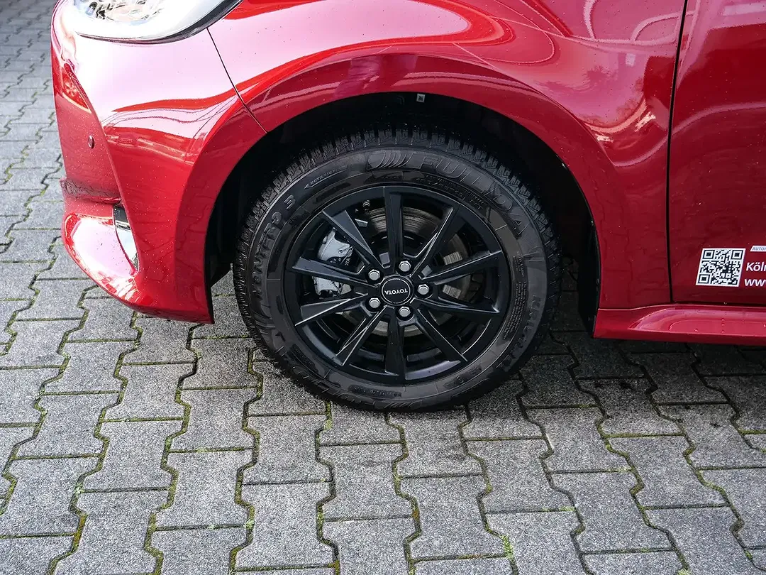 Toyota Yaris - Thumbnail 5