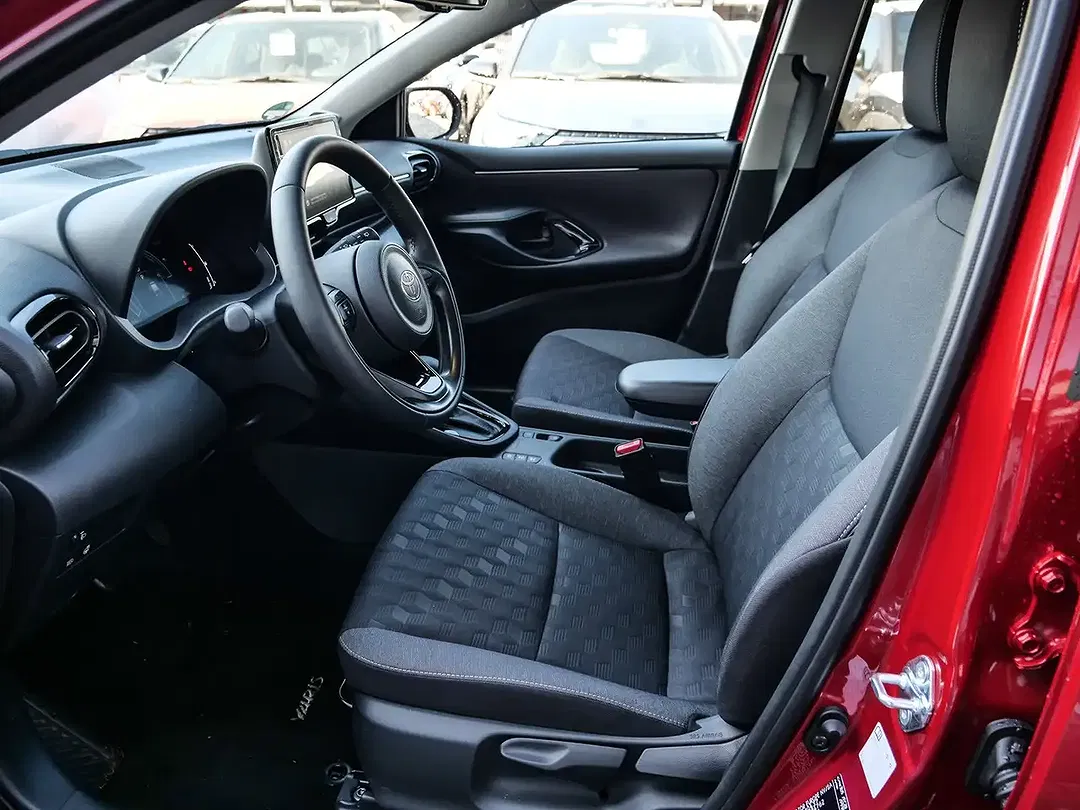 Toyota Yaris - Thumbnail 7