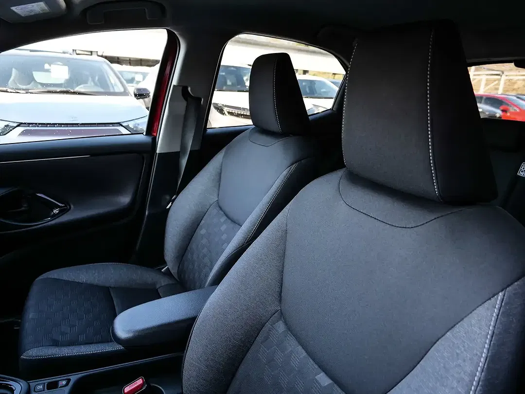 Toyota Yaris - Thumbnail 8